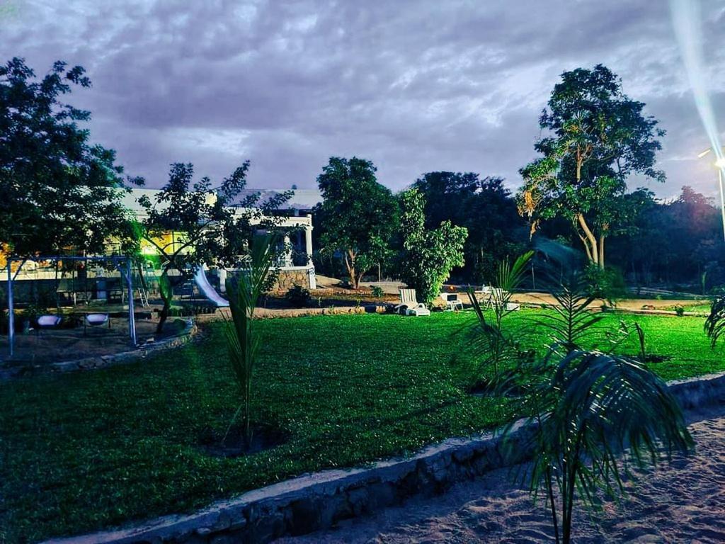 Takawiri Victoria Sands Hotel Takawiri Island Exterior photo